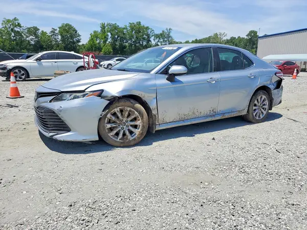 4T1B11HK3JU023201 2018 TOYOTA CAMRY - Image 1
