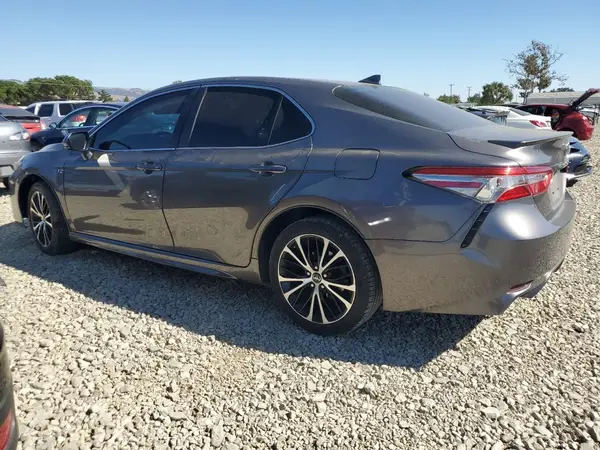 4T1B11HK3JU024025 2018 TOYOTA CAMRY - Image 2