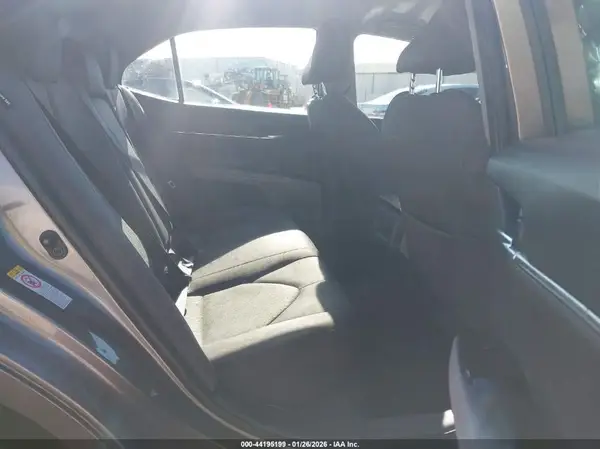 4T1B11HK3JU024185 2018 TOYOTA CAMRY - Image 8