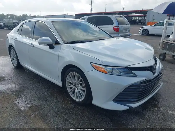 4T1B11HK3JU026308 2018 TOYOTA CAMRY - Image 1