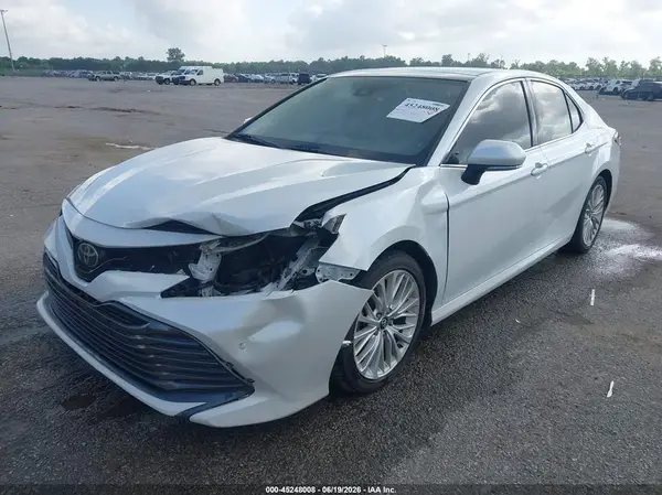 4T1B11HK3JU026308 2018 TOYOTA CAMRY - Image 2