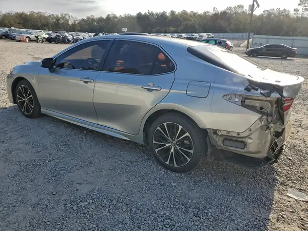 4T1B11HK3JU028480 2018 TOYOTA CAMRY - Image 2