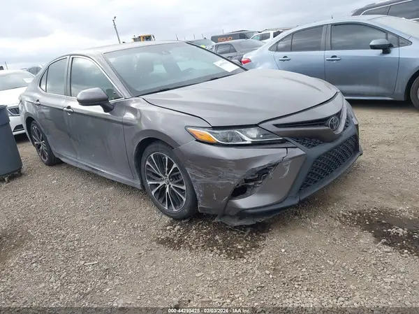 4T1B11HK3JU034618 2018 TOYOTA CAMRY - Image 1