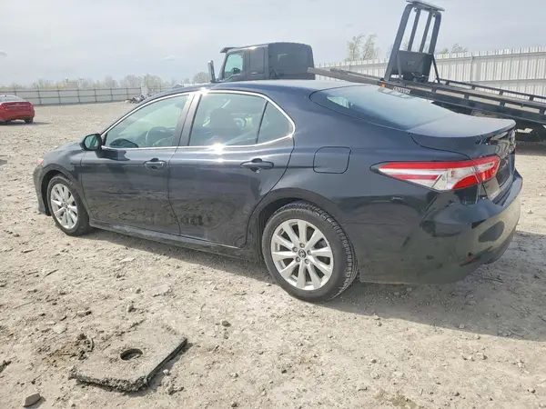 4T1B11HK3JU035266 2018 TOYOTA CAMRY - Image 2