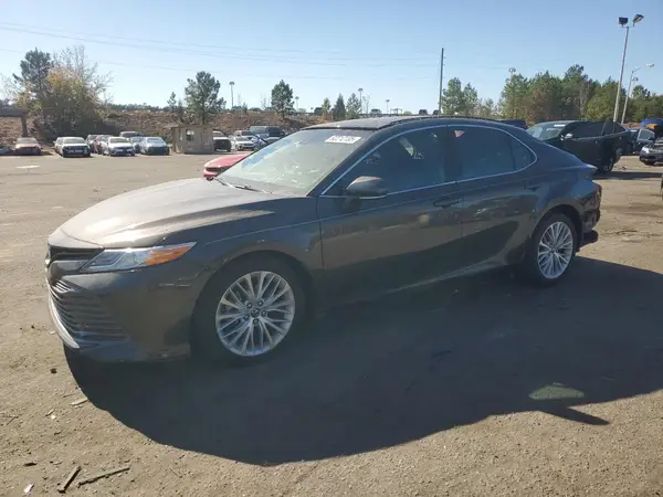 4T1B11HK3JU037647 2018 TOYOTA CAMRY - Image 1