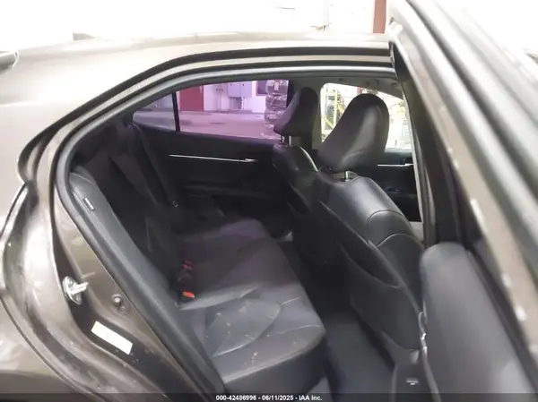 4T1B11HK3JU039382 2018 TOYOTA CAMRY - Image 8