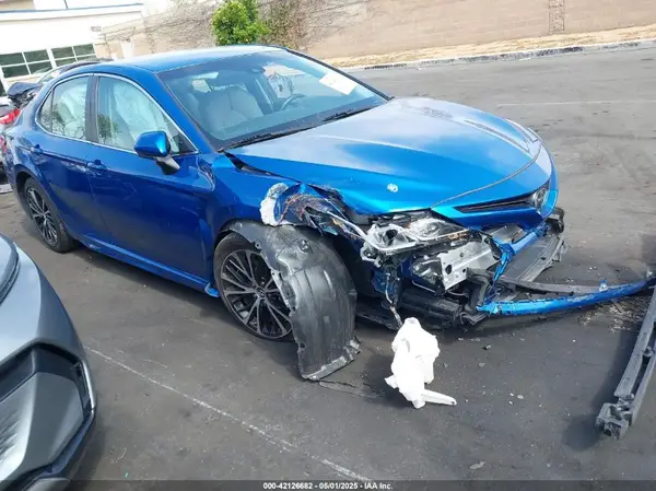 4T1B11HK3JU039835 2018 TOYOTA CAMRY - Image 1