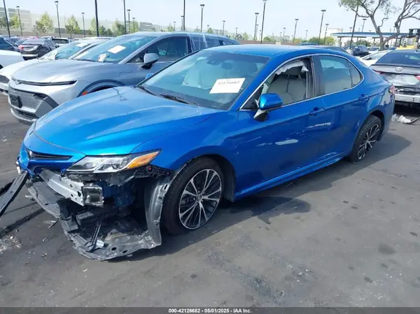 4T1B11HK3JU039835 2018 TOYOTA CAMRY - Image 2