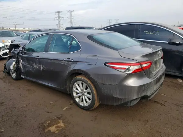 4T1B11HK3JU041424 2018 TOYOTA CAMRY - Image 2