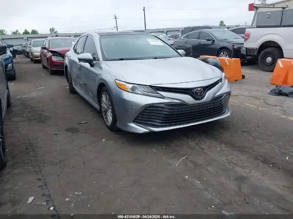 4T1B11HK3JU043450 2018 TOYOTA CAMRY - Image 1