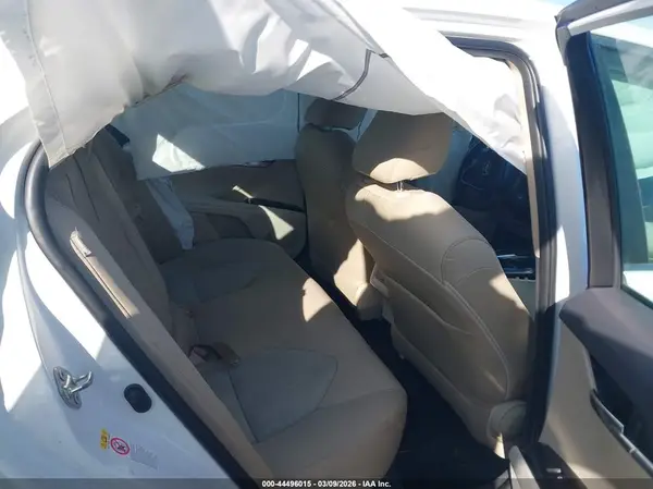 4T1B11HK3JU043982 2018 TOYOTA CAMRY - Image 8