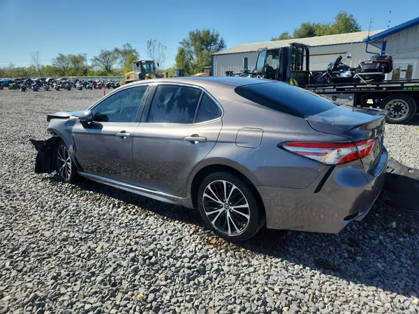 4T1B11HK3JU044615 2018 TOYOTA CAMRY - Image 2