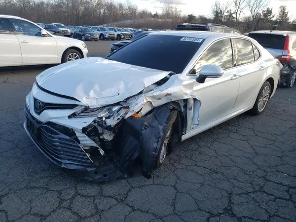 4T1B11HK3JU045246 2018 TOYOTA CAMRY - Image 1