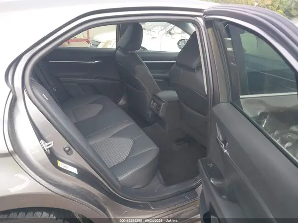 4T1B11HK3JU045411 2018 TOYOTA CAMRY - Image 8