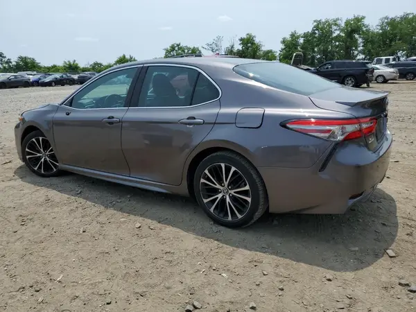 4T1B11HK3JU046784 2018 TOYOTA CAMRY - Image 2