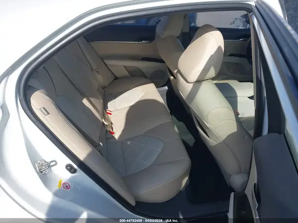 4T1B11HK3JU049216 2018 TOYOTA CAMRY - Image 8