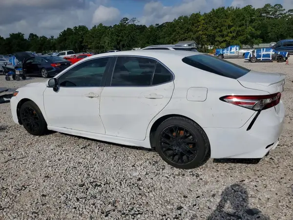 4T1B11HK3JU049412 2018 TOYOTA CAMRY - Image 2