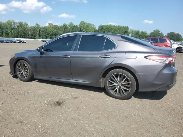 4T1B11HK3JU054433 2018 TOYOTA CAMRY - Image 2
