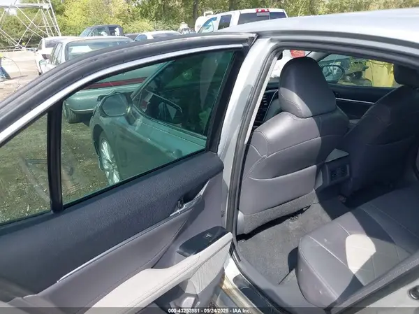 4T1B11HK3JU054769 2018 TOYOTA CAMRY - Image 8