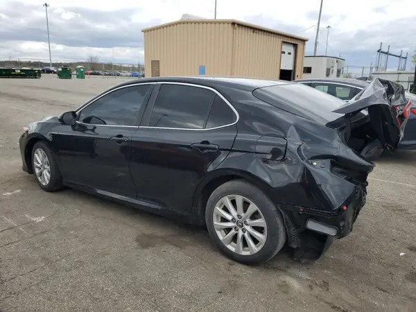 4T1B11HK3JU054982 2018 TOYOTA CAMRY - Image 2