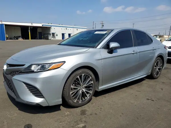 4T1B11HK3JU055095 2018 TOYOTA CAMRY - Image 1