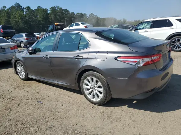 4T1B11HK3JU056859 2018 TOYOTA CAMRY - Image 2