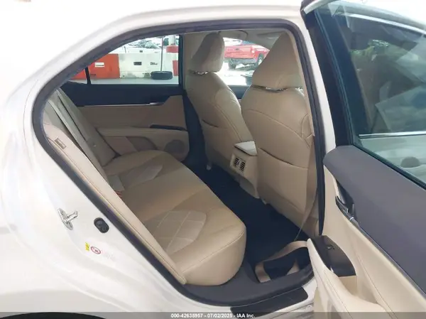 4T1B11HK3JU057316 2018 TOYOTA CAMRY - Image 8