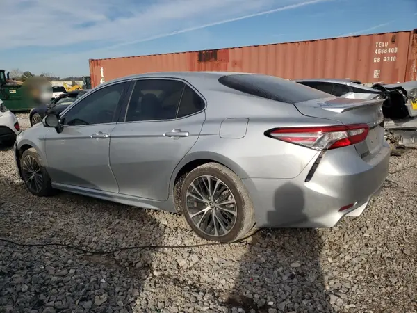 4T1B11HK3JU058191 2018 TOYOTA CAMRY - Image 2