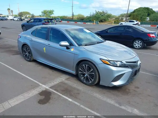 4T1B11HK3JU058594 2018 TOYOTA CAMRY - Image 1