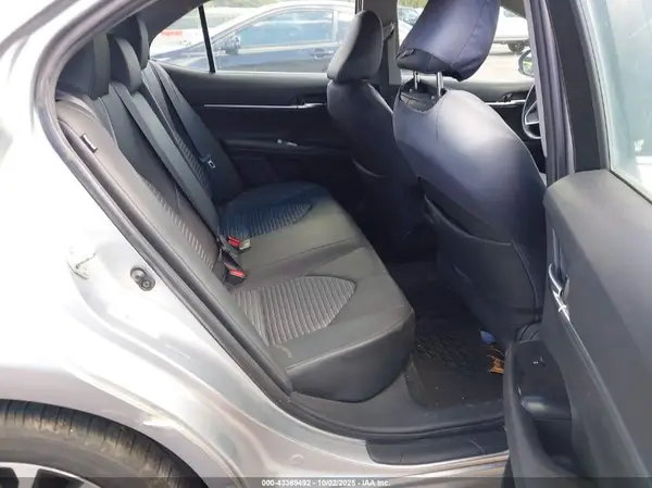 4T1B11HK3JU058594 2018 TOYOTA CAMRY - Image 8