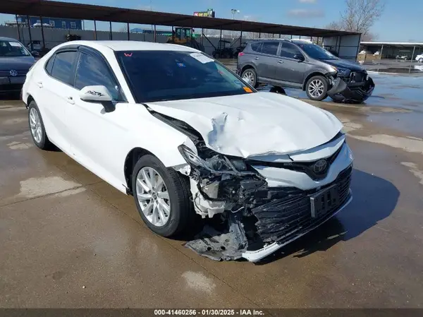 4T1B11HK3JU059518 2018 TOYOTA CAMRY - Image 1