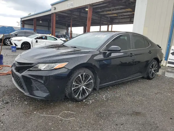 4T1B11HK3JU060202 2018 TOYOTA CAMRY - Image 1