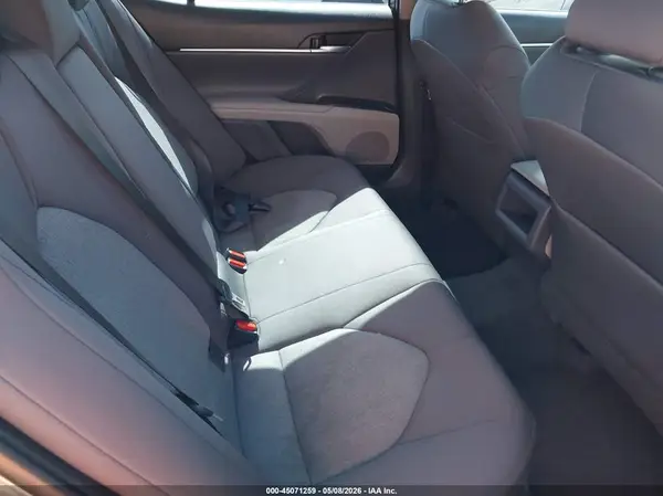 4T1B11HK3JU060264 2018 TOYOTA CAMRY - Image 8