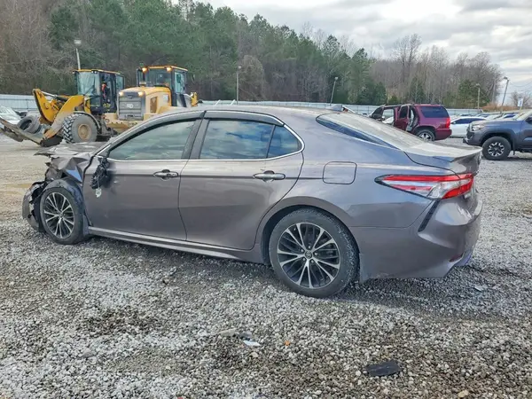 4T1B11HK3JU060328 2018 TOYOTA CAMRY - Image 2