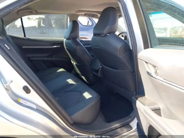 4T1B11HK3JU062564 2018 TOYOTA CAMRY - Image 8