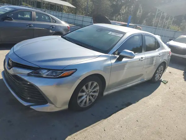 4T1B11HK3JU064542 2018 TOYOTA CAMRY - Image 1