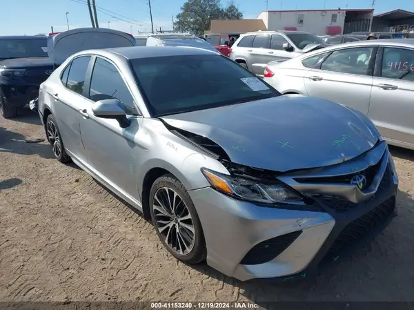 4T1B11HK3JU065870 2018 TOYOTA CAMRY - Image 1