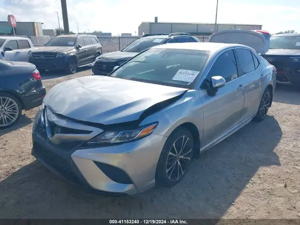 4T1B11HK3JU065870 2018 TOYOTA CAMRY - Image 2