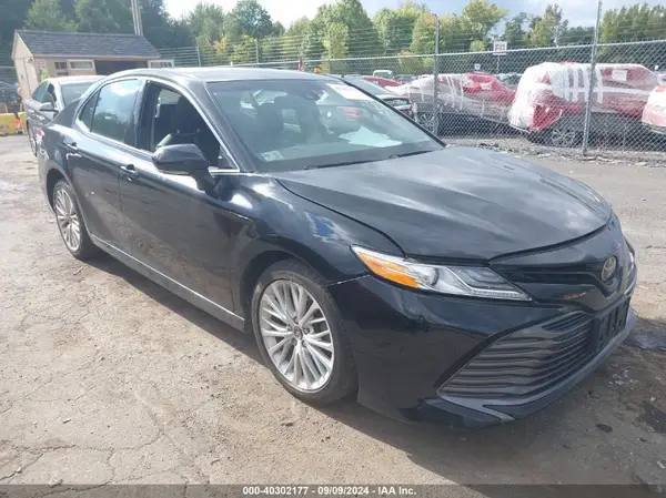 4T1B11HK3JU069451 2018 TOYOTA CAMRY - Image 1