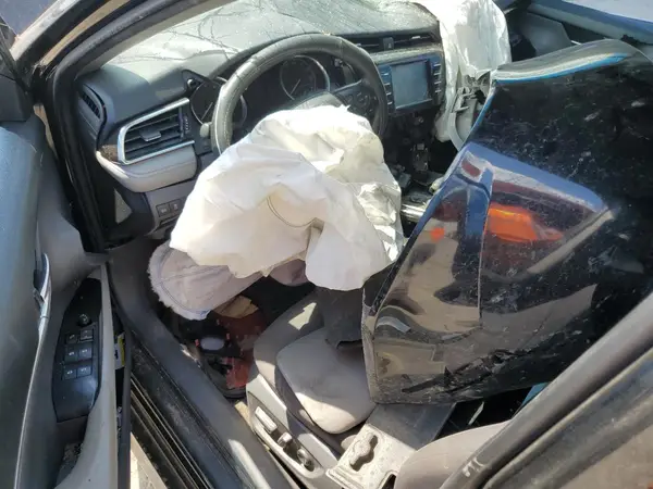 4T1B11HK3JU070907 2018 TOYOTA CAMRY - Image 8