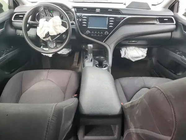 4T1B11HK3JU071300 2018 TOYOTA CAMRY - Image 8