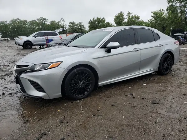 4T1B11HK3JU073161 2018 TOYOTA CAMRY - Image 1