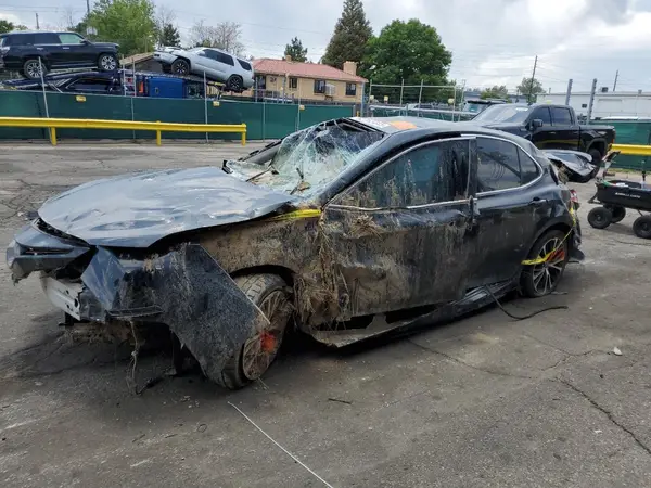 4T1B11HK3JU076321 2018 TOYOTA CAMRY - Image 1