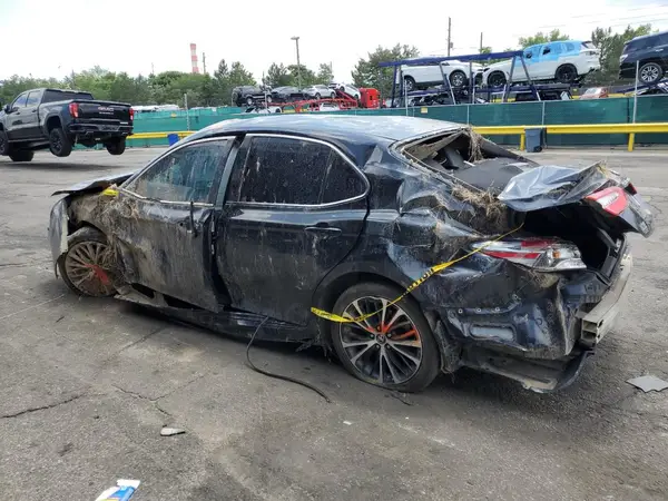 4T1B11HK3JU076321 2018 TOYOTA CAMRY - Image 2