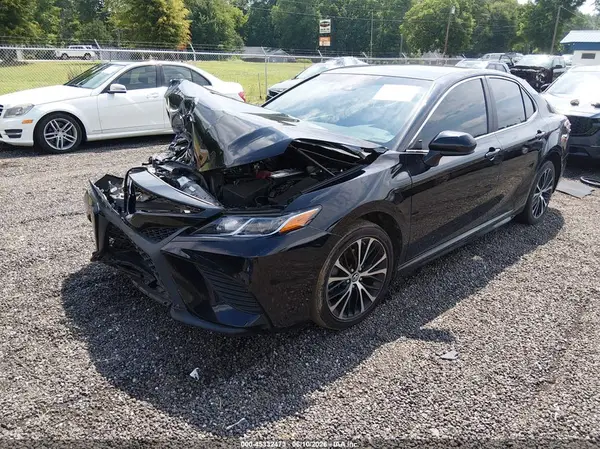 4T1B11HK3JU076626 2018 TOYOTA CAMRY - Image 2
