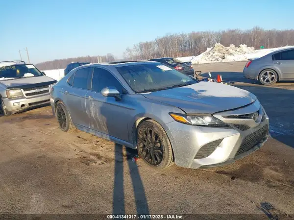 4T1B11HK3JU076674 2018 TOYOTA CAMRY - Image 1