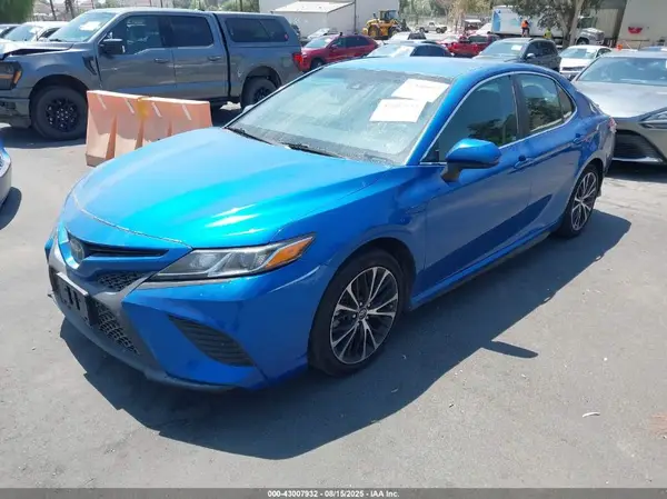 4T1B11HK3JU076805 2018 TOYOTA CAMRY - Image 2