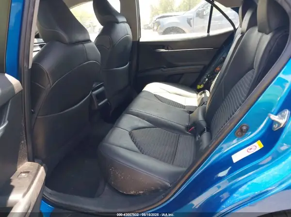 4T1B11HK3JU076805 2018 TOYOTA CAMRY - Image 8