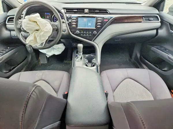 4T1B11HK3JU082071 2018 TOYOTA CAMRY - Image 8