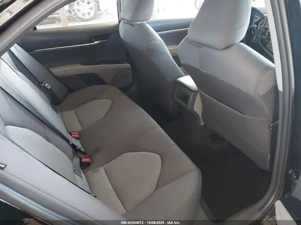 4T1B11HK3JU083320 2018 TOYOTA CAMRY - Image 8